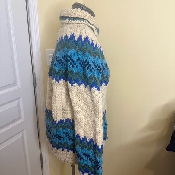 Vintage stunning wool cowichan style sweater by Back Country
Circa 90’s - Picture 6 of 9